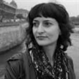Portrait image of Fernanda Rocha