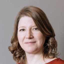 Portrait image of Stephanie Woods